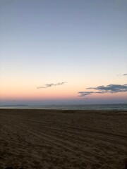 Obraz na płótnie Canvas sunset at the beach