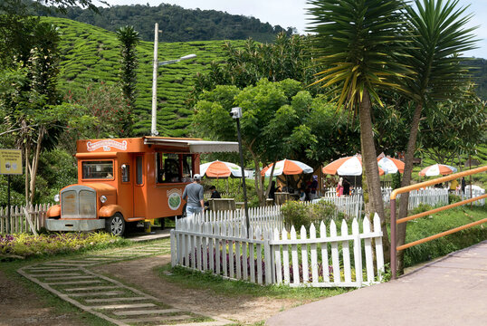 Cameron Highlands, Malaysia - November 23rd, 2021 :  Mobile Kitchen Or Food Truck Selling Coffee And Dessert.