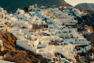 Fototapeta na wymiar The architecture of the village of Oia on the island of Santorini