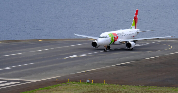 Airbus A319-112 TAP Airline, Funchal Airport, Madeira Island, Portugal
