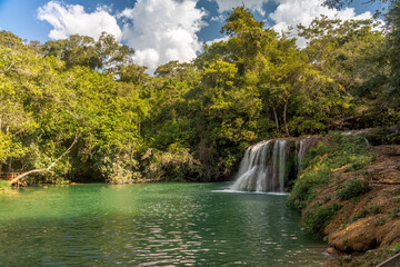 Fototapeta na wymiar Cachoeiras em Bonito, Brasil