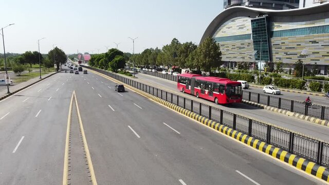 Matrobus in ftont of  the centaurus mall - Jinnah Avenue - Islamabad - Pakistan
