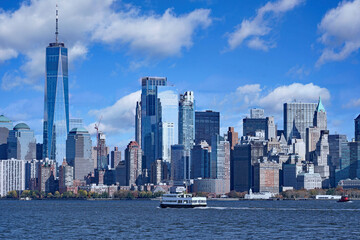 Obraz premium Southern Manhattan skyline seen from across the harbor