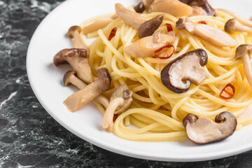 キノコのペペロンチーノ