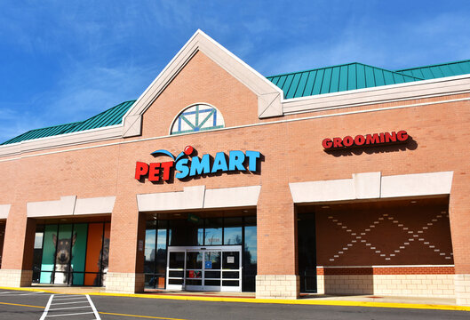 PetSmart Storefront, Manassas, Virginia, USA