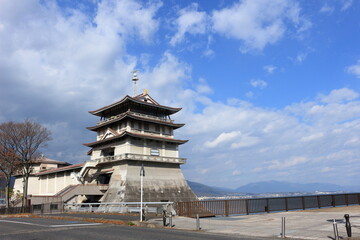 琵琶湖文化館と湖西の山
