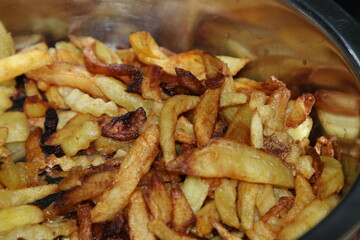 la friture de la pomme de terre naturelle 