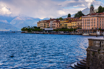 Fototapeta na wymiar The town of Bellagio, on Lake Como, photographed on an autumnal day. 