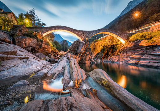 Ponte dei Salti an der Verzasca im Kanton Tessin