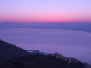 琵琶湖の朝焼け