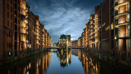 Fototapeta premium Speicherstadt Hamburg - Wasserschloss