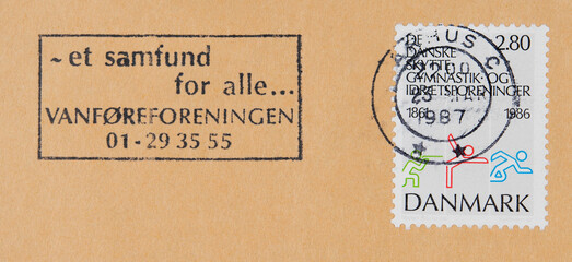 briefmarke stamp vintage retro alt old gestempelt used frankiert gebraucht cancel papier paper sport slogan werbung danmark dänemark denmark schießen turnen gymnastik laufen Gesellschaft für alle