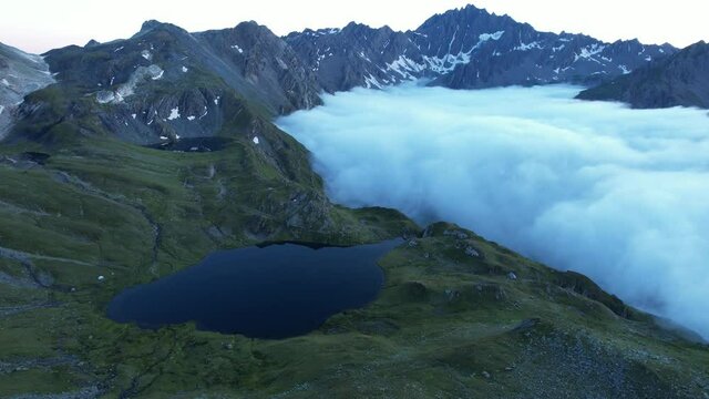 Vue a&eacute;rienne par drone du Val Claret en &eacute;t&eacute;, Suisse