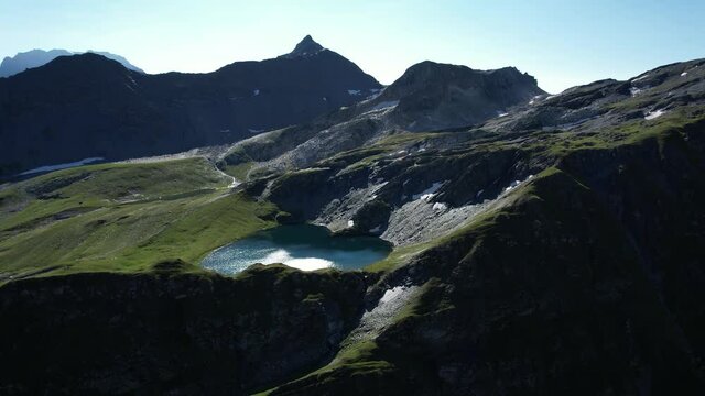 Vue a&eacute;rienne par drone du Val Claret en &eacute;t&eacute;, Suisse