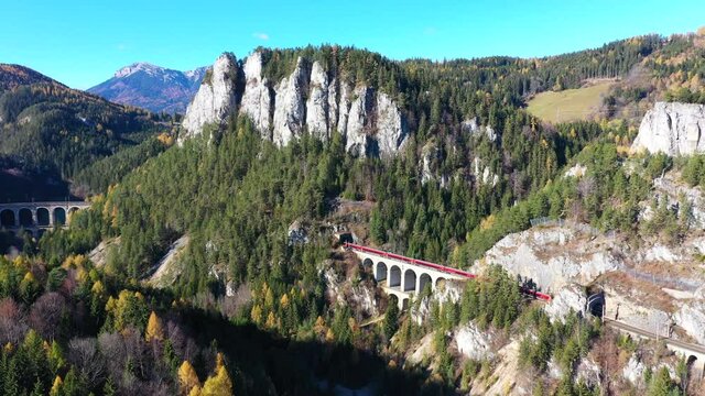 Zwanzig Schilling Blick zur Polleroswand und dem Viadukt am Semmering. Bild und Motiv des ehemaligen 20 Schilling Geldscheines von &Ouml;sterreich.