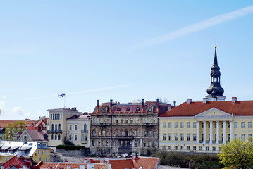 Obraz premium Overhead view of the historic Old Town in Tallinn, Estonia 