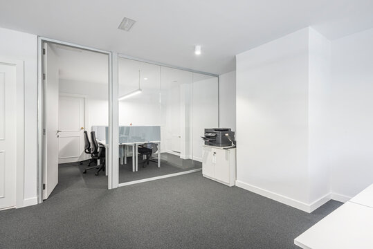 offices with glass chambers in a telecommuting office