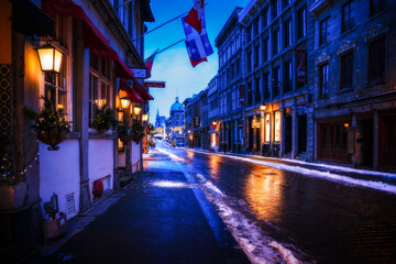 Fototapeta premium Street in Montreal Quebec Canada in winter