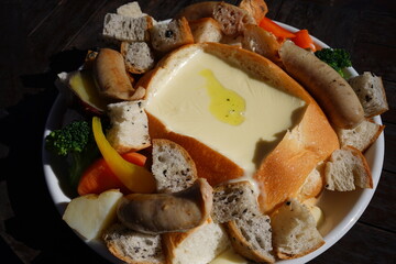 gourmet cheese fondue in bread bawl - チーズフォンデュ