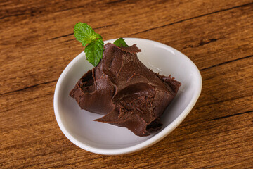 Chocolate spread with nazelnut
