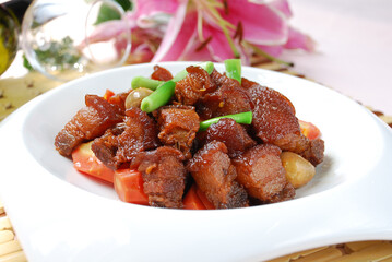 Braised pork in brown sauce