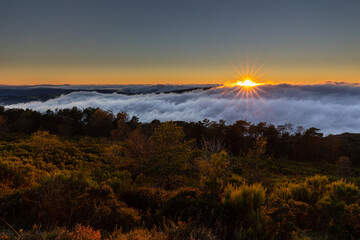 The spectacular colors of Autumn in the mountains to admire!