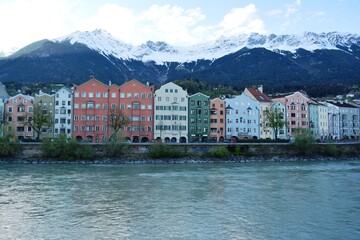 Fototapeta na wymiar Casas de Innsbruck