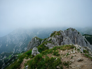 Obraz premium rocky mountain tourism trails for hiking