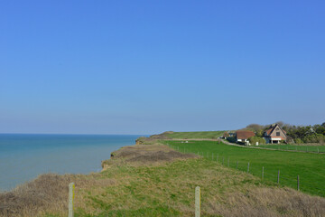 Arrivée à Sotteville-sur-Mer (76740) par le bord des falaises, département de Seine-Maritime en...