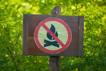 "No fire" warning sign at the park