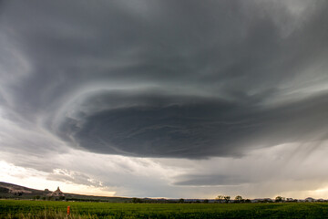 Obraz na płótnie Canvas Low-Precipitation Supercell Storm