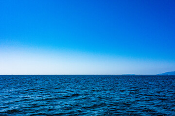 Fototapeta na wymiar 船上から見た海のある風景