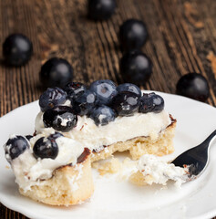 tartlet with chocolate and buttercream with blueberries