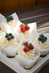 Six cream cake cones with berries 3301.