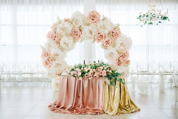 beautifully set table at a wedding banquet with delicious food and alcohol