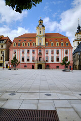Das Rathaus am Marktplatz in Weißenfels an der Straße der Romanik, Burgenlandkreis,...