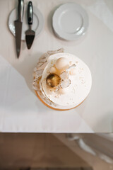 beautiful and delicious wedding cake