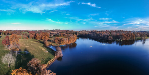 Seilhac (Corrèze, France) - Vue panoramique aérienne du lac de Bournazel en automne