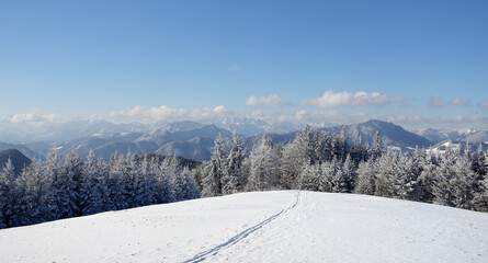 Obraz premium ein herrlicher Wintertag im österreichischen Alpenvorland 