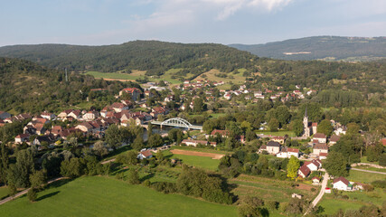 Village de Port--Lesney dans le Jura