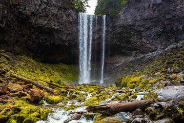 Fototapeta na wymiar Tamanawas falls near mount hood in Oregon