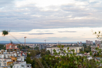 Panoramica, panoramic, vista, view, paisaje, landscape o skyline de la ciudad de Plovdiv, pais de Bulgaria