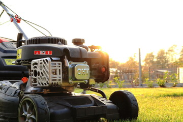 lawnmower. Kosiarka spalinowa.  © jarizPJ