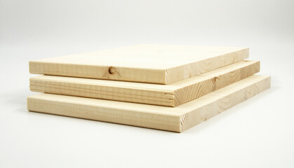 Three boards of white pine. White pine wood is suitable for use as a tread.