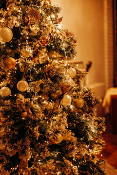 Christmas tree and gifts