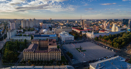Obraz premium Evening spring Voronezh downtown, drone aerial view