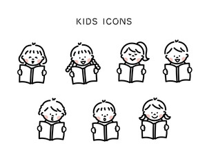 本を読むこどもたち