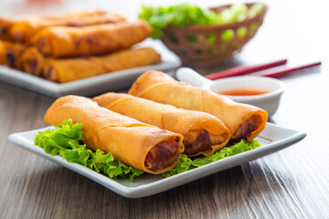Popiah, deep fried spring rolls