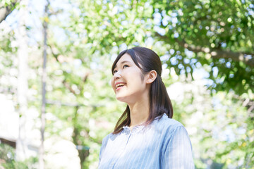 Fototapeta premium 女性 ポートレート 屋外