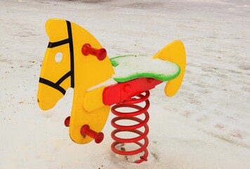 Schnee auf dem Spielgerät